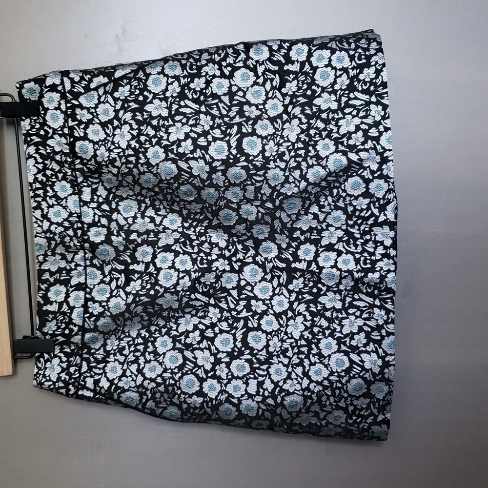 Ann Taylor Loft Black Blue & Silver Embroidered Floral Print Skirt - Size 4